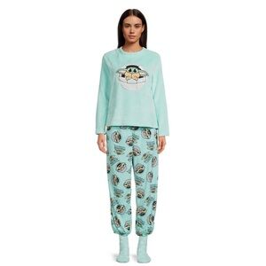 Baby Yoda  pajama top & pants, socks set